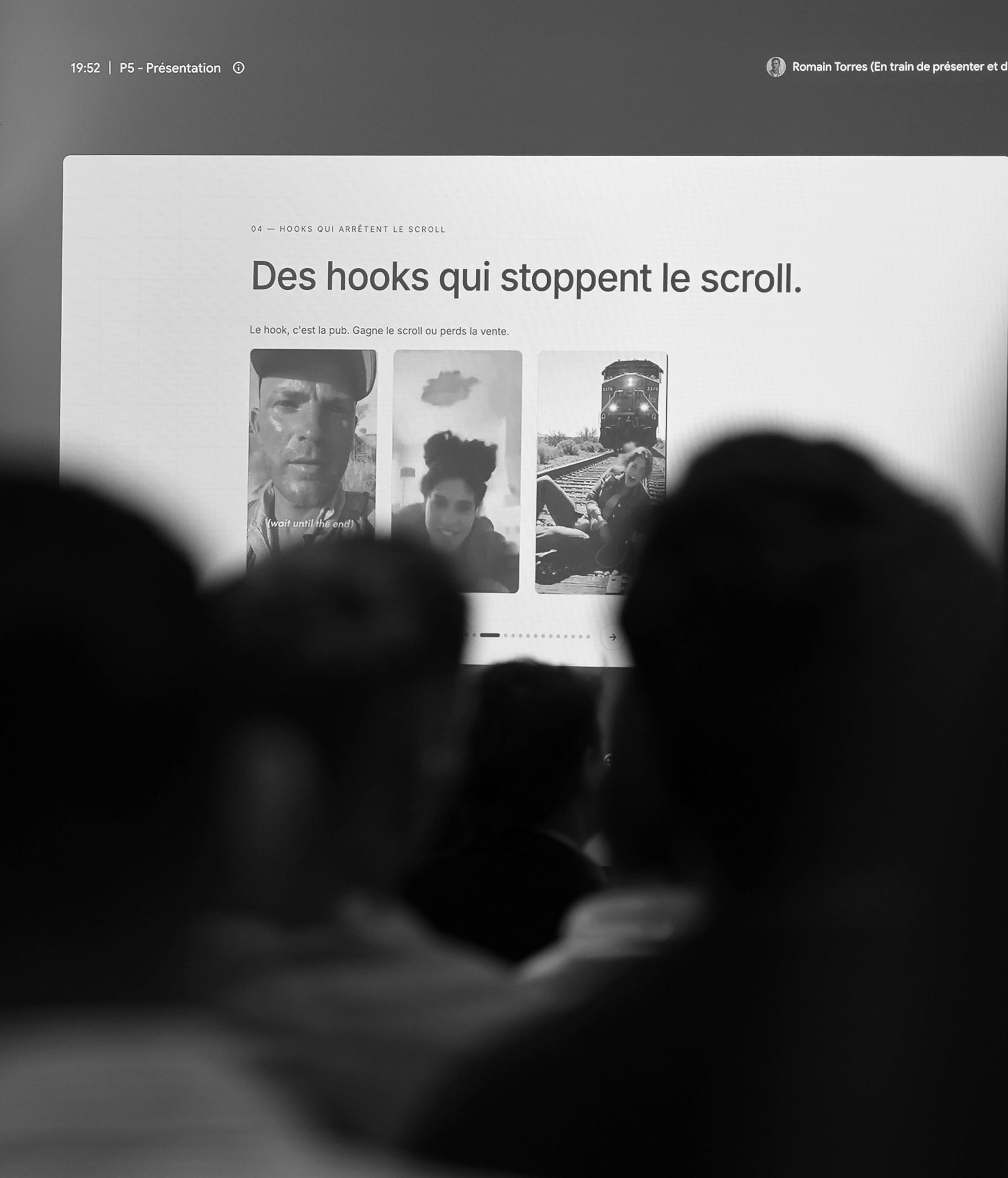 Vue sombre de la salle devant la diapositive « Des hooks qui stoppent le scroll ».