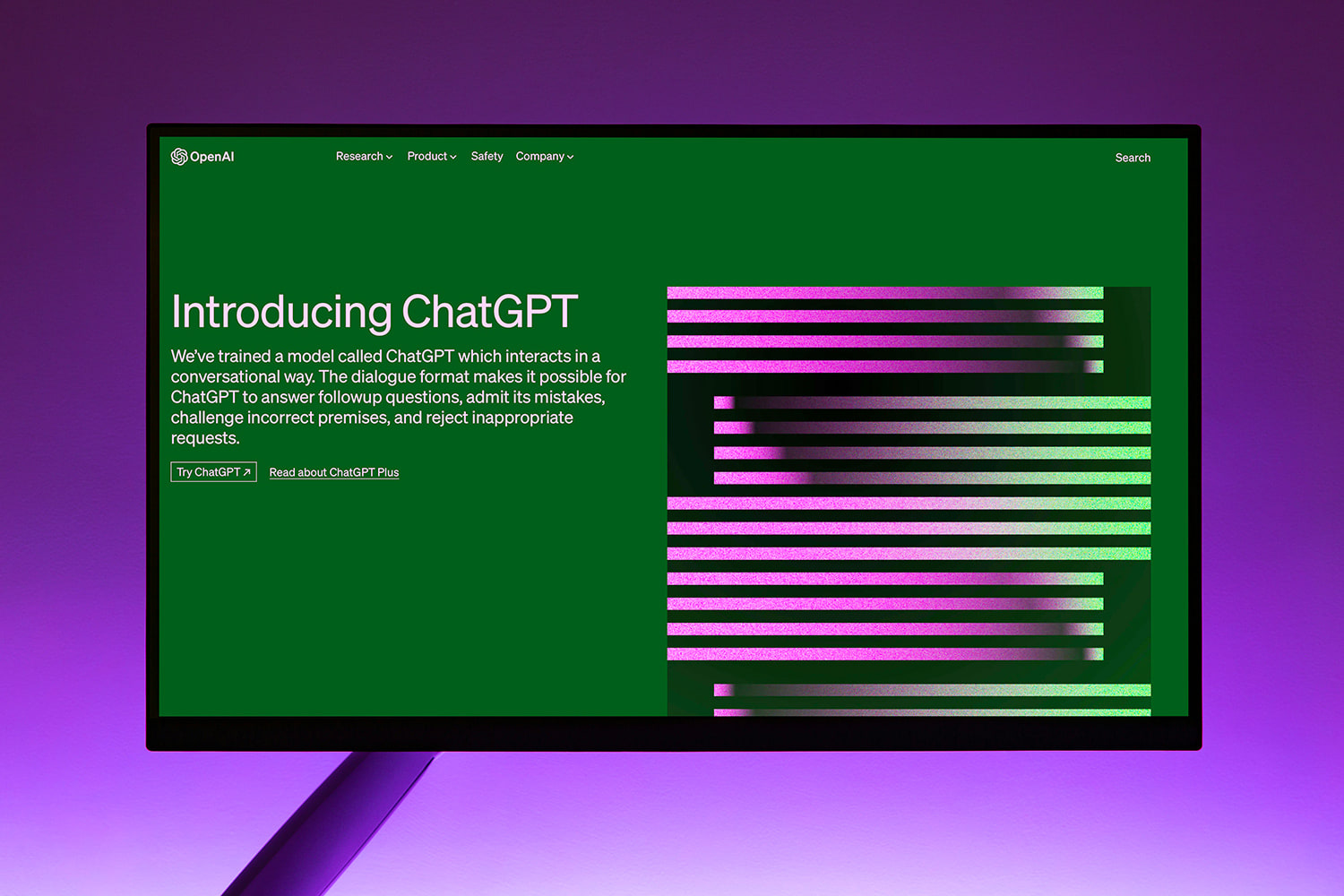 Écran d’ordinateur affichant la page « Introducing ChatGPT » d’OpenAI.
