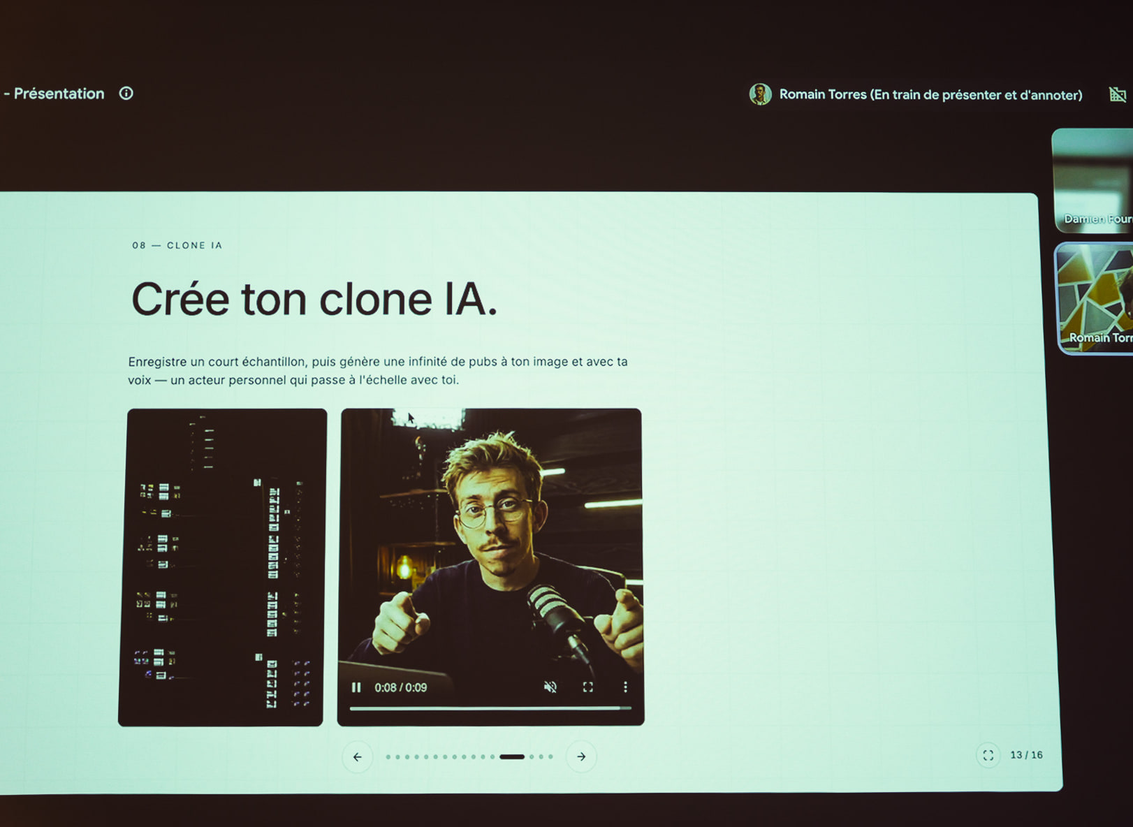 La diapositive « Crée ton clone IA » projetée pendant la démonstration.