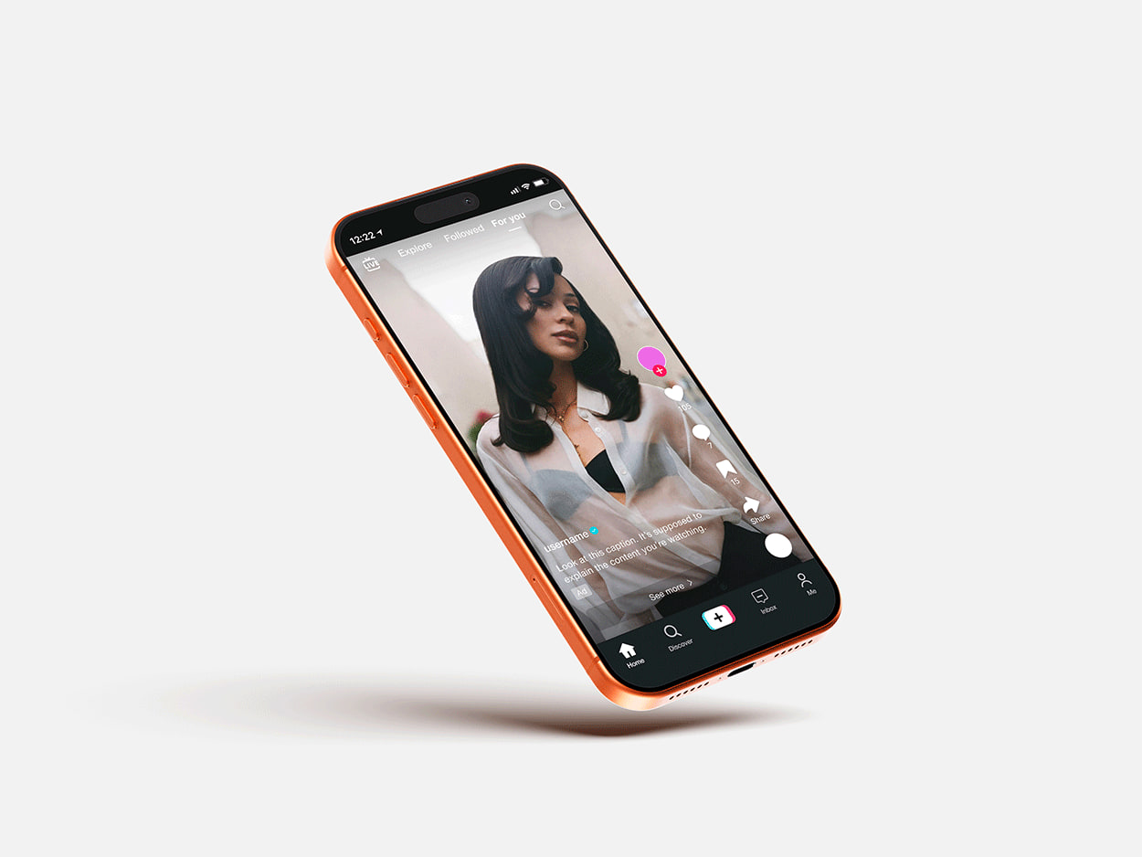 Téléphone montrant une vidéo TikTok en plein écran.